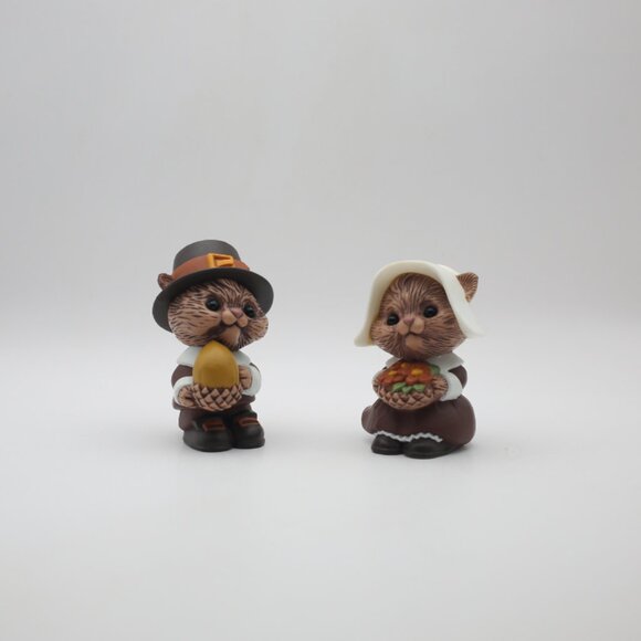 Vintage Hallmark pilgrim chipmunk salt and pepper shakers - Picture 8 of 8